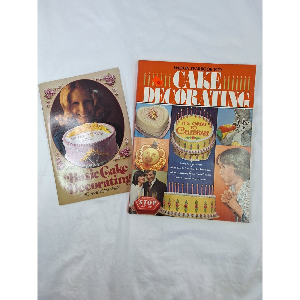 Vintage Wilton Cake Decorating Book 1979 Yearbook & Basic Decorating Guide 1975